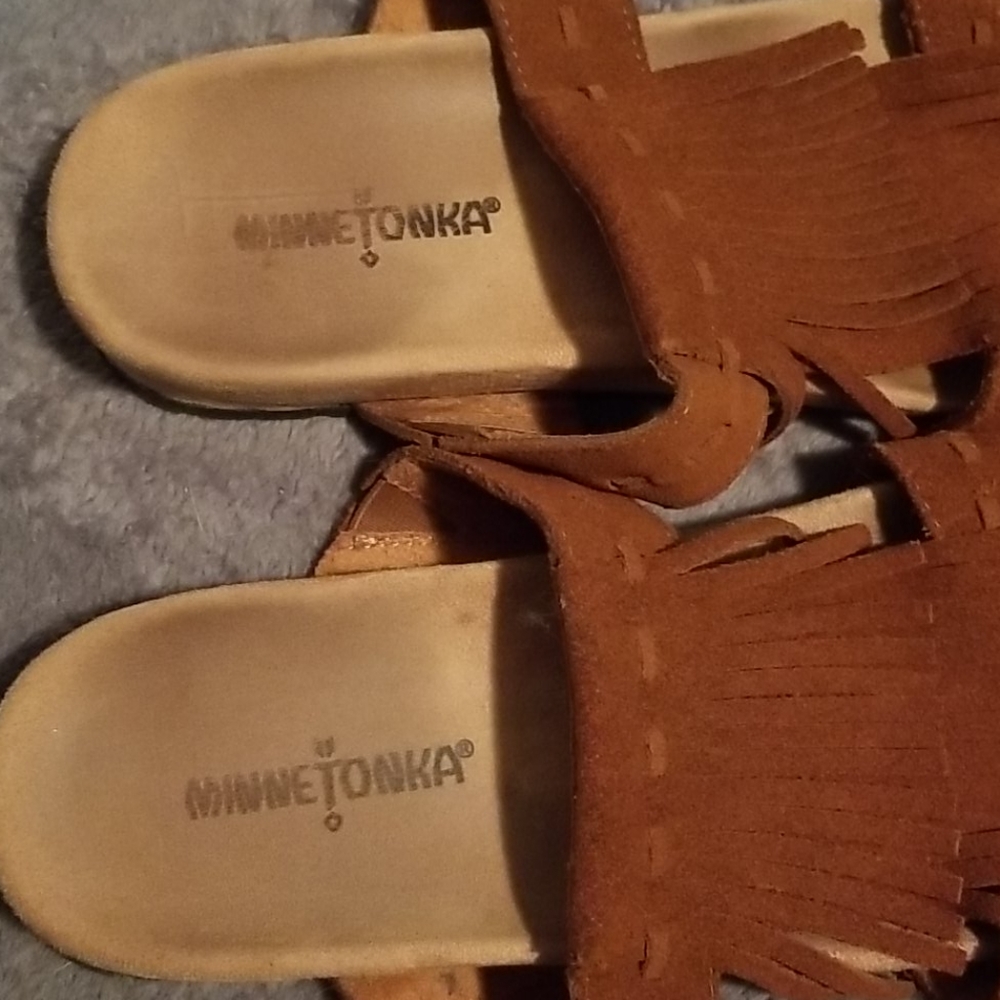 Minnetonka brown moccasin sandals - Picture 4 of 4